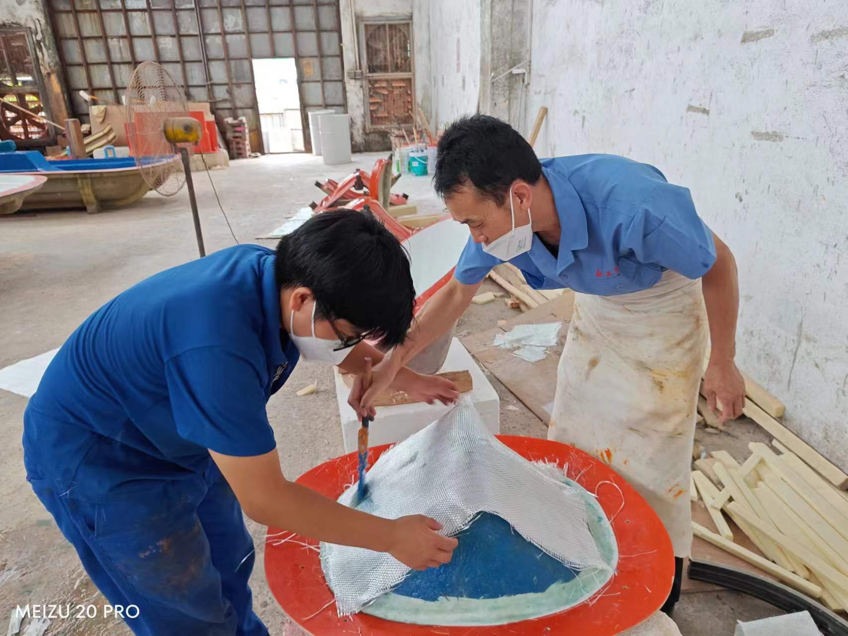 師徒合作糊制